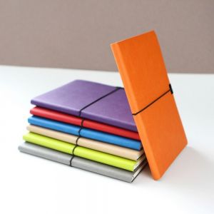LIBRETA CON PASTA RÍGIDA personalizada
