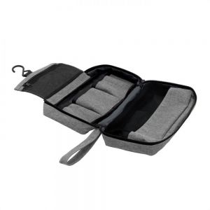 NECESSAIRE